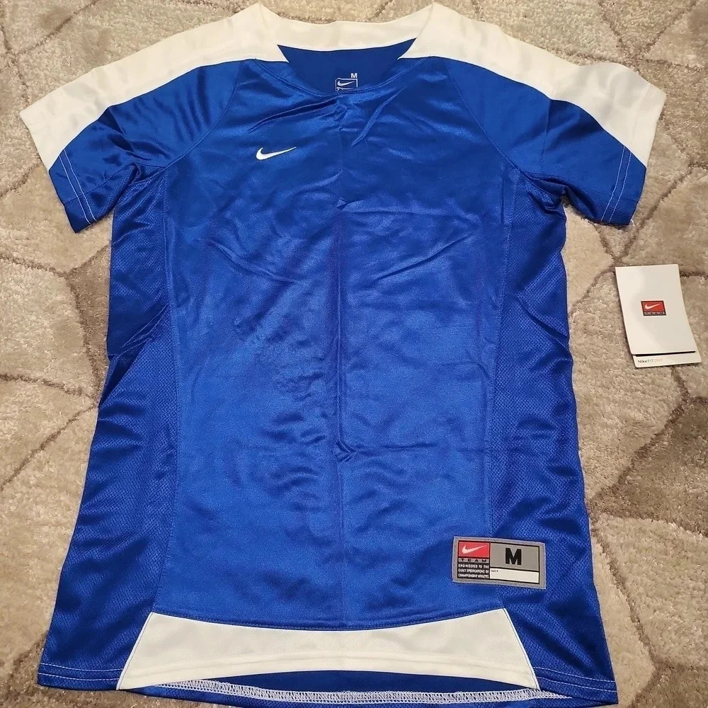 Nike top
